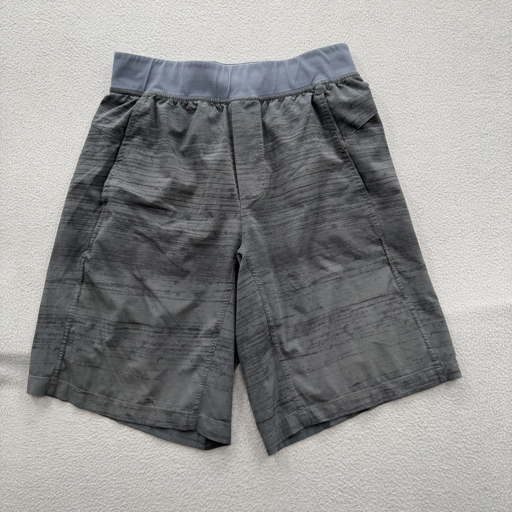 Lululemon Shorts Mens Medium Gray Stripe UnLined Running Drawstring 10 Inseam‎